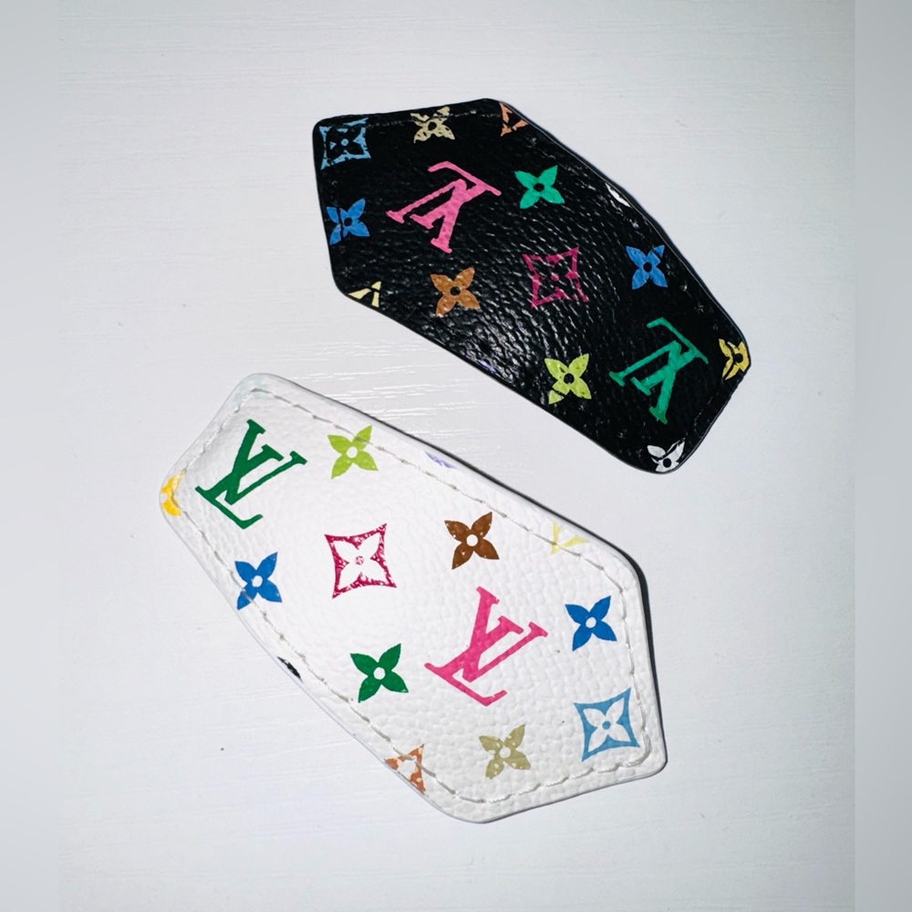 💗 White or Black Multicolor Murakami snap Hair clip One piece ‼️ - Picture 3 of 16